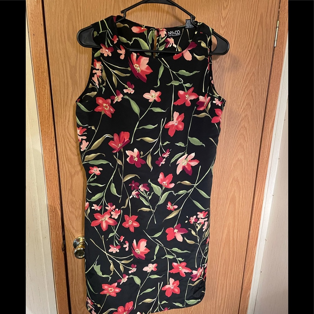 New York & Co Sleeveless Dress